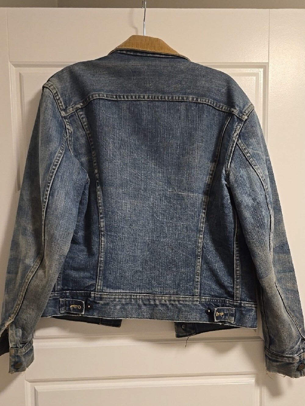 Lee Storm Rider Denim Jacket with Tan Corduroy Collar (1980-1985) - Picture 7 of 12